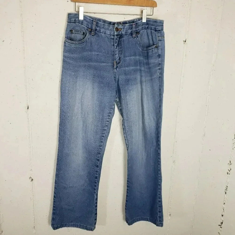 i.e. relaxed 10 distressed‎ blue jeans